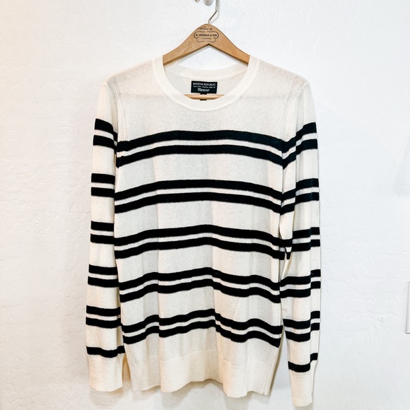 Banana Republic Sweaters - NWT Banana Republic Filpucci Wool Sweater